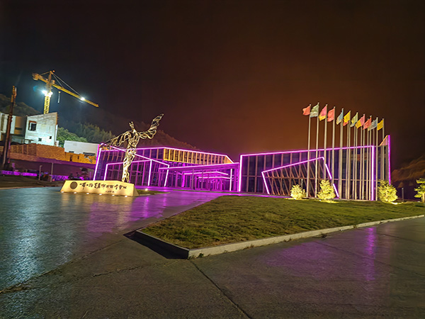 城市亮化是现代城市建设的重要组成部分，它不仅可以美化城市的夜景，还能提升城市的整体形象。随着科技的不断进步，城市亮化也得到了更多的关注和创新。本文将介绍一些关于城市亮化的创意和技术，帮助读者了解张掖城市亮化的重要性以及如何进行张掖城市亮化的规划和实施。